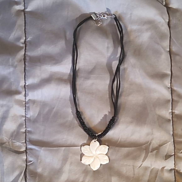 Accessories - Glass flower necklace